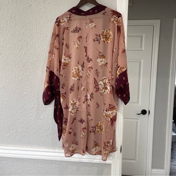 Wild Fable Burgundy and Cream Floral sheer kimono Top - Picture 4 of 4